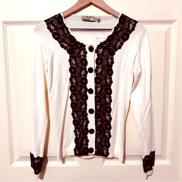 Tweleve by Twelve Sweaters - Twelve by Twelve | Cardigan | Cardigan in Cream with Black Lace Appliqué
